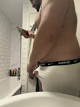 Snapshot of bigmillz32 chatting on 03/29/26, 12:54 bigmillz32 online show from 03/29/26, 12:54