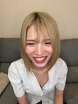 Snapshot of una2001 chatting on 04/23/26, 02:02 una2001 online show from 04/23/26, 02:02