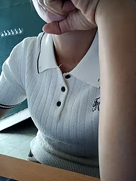 Sunny-yy online show from 05/04/26, 12:50