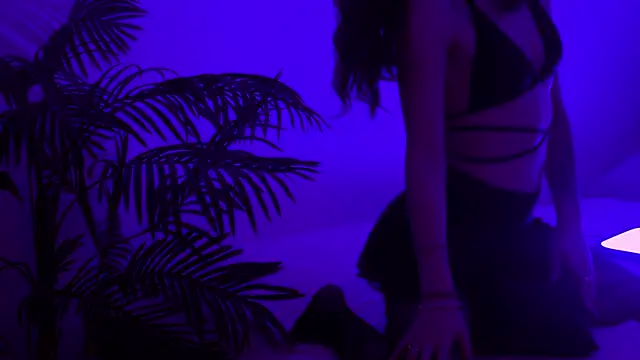 Snapshot of SweeetMila chatting on 04/13/26, 04:12 SweeetMila online show from 04/13/26, 04:12