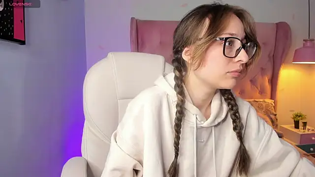 camille eyes online show from 04/16/26, 02:07