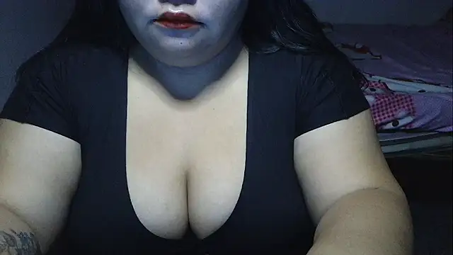 prettycarla  online show from 05/02/26, 12:48