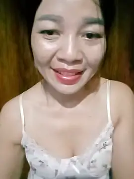 Yiyi102300 online show from 05/27/26, 01:57