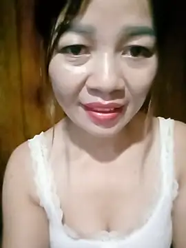 Yiyi102300 online show from 05/28/26, 02:42