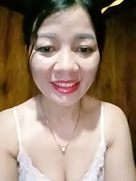 Yiyi102300 online show from 06/25/26, 01:16
