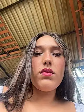 Snapshot of Naughty-Samanta- chatting on 06/26/26, 05:06 Naughty-Samanta- online show from 06/26/26, 05:06