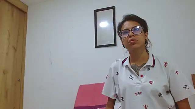 Snapshot of Emily_Lopera chatting on 06/09/26, 12:44 Emily Lopera online show from 06/09/26, 12:44