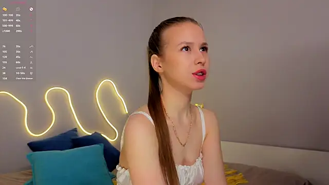 Snapshot of Emma_dream_ chatting on 04/21/26, 02:51 Emma dream online show from 04/21/26, 02:51