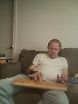 Snapshot of yourMasterisBored chatting on 03/27/26, 02:17 yourMasterisBored online show from 03/27/26, 02:17