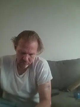 Snapshot of yourMasterisBored chatting on 03/28/26, 02:27 yourMasterisBored online show from 03/28/26, 02:27