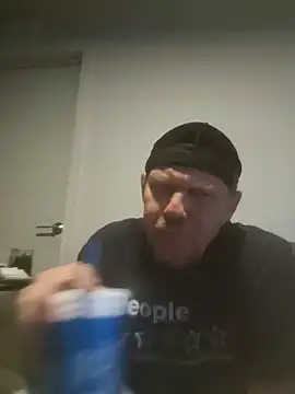 Snapshot of yourMasterisBored chatting on 04/06/26, 01:47 yourMasterisBored online show from 04/06/26, 01:47