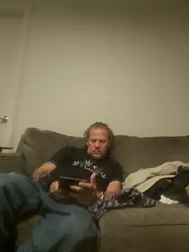 Snapshot of yourMasterisBored chatting on 04/21/26, 03:13 yourMasterisBored online show from 04/21/26, 03:13