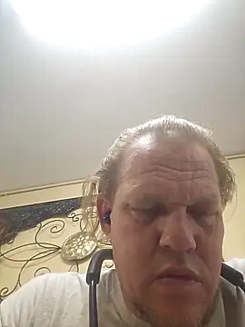 Snapshot of yourMasterisBored chatting on 04/29/26, 03:38 yourMasterisBored online show from 04/29/26, 03:38
