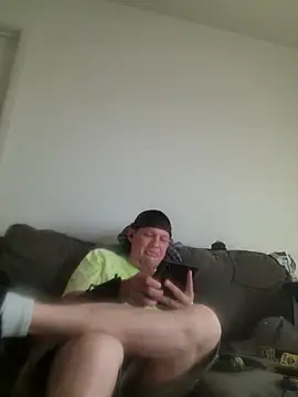 Snapshot of yourMasterisBored chatting on 05/15/26, 02:02 yourMasterisBored online show from 05/15/26, 02:02