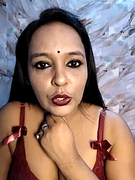 Snapshot of hornyrosy321 chatting on 04/17/26, 05:27 hornyrosy321 online show from 04/17/26, 05:27