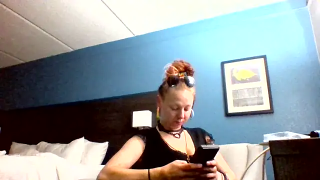 Snapshot of Ambionce chatting on 04/18/26, 02:26 Ambionce online show from 04/18/26, 02:26