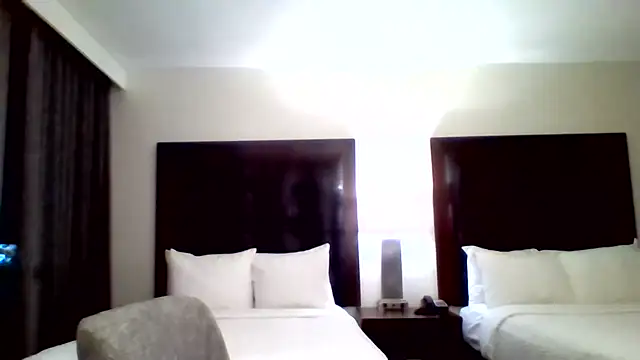 Snapshot of Ambionce chatting on 05/16/26, 04:42 Ambionce online show from 05/16/26, 04:42