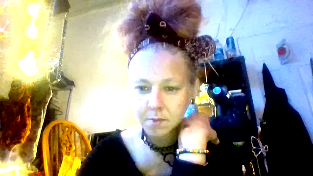 Snapshot of Ambionce chatting on 05/27/26, 03:03 Ambionce online show from 05/27/26, 03:03