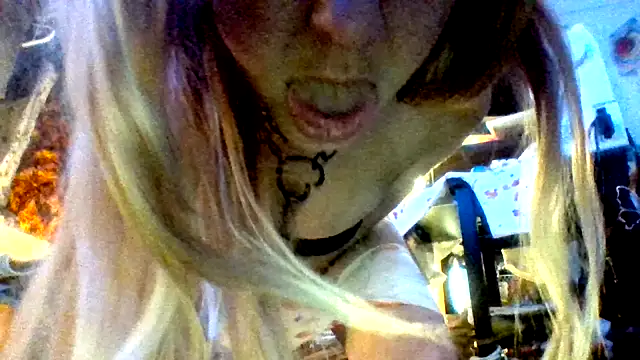 Snapshot of Ambionce chatting on 06/01/26, 12:34 Ambionce online show from 06/01/26, 12:34