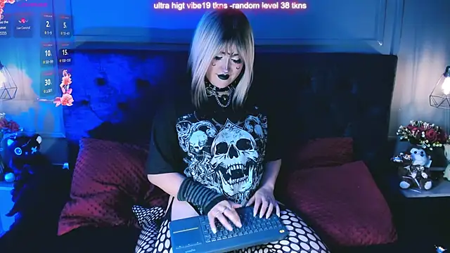 Snapshot of _Elissabat_ chatting on 05/19/26, 08:37 Elissabat online show from 05/19/26, 08:37