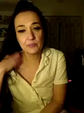 Snapshot of Marina_Bliss40 chatting on 04/19/26, 08:22 Marina Bliss40 online show from 04/19/26, 08:22