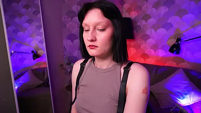 Snapshot of Velvet_Lily chatting on 04/14/26, 08:48 Velvet Lily online show from 04/14/26, 08:48