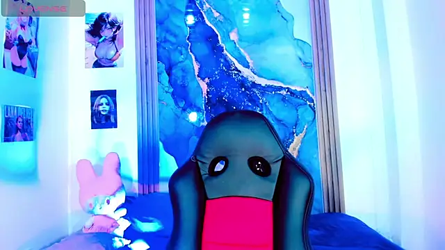 Snapshot of blonde_queen- chatting on 04/08/26, 07:14 blonde queen- online show from 04/08/26, 07:14