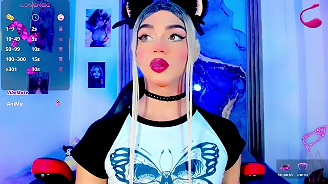 Snapshot of blonde_queen- chatting on 04/15/26, 07:58 blonde queen- online show from 04/15/26, 07:58