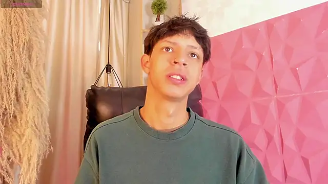 Snapshot of Ethan_qop chatting on 04/18/26, 11:36 Ethan qop online show from 04/18/26, 11:36