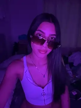 Snapshot of miaculuci chatting on 03/14/26, 04:18 miaculuci online show from 03/14/26, 04:18