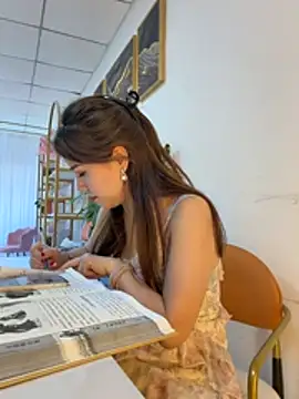 Xiaoxiao-y online show from 04/18/26, 09:02