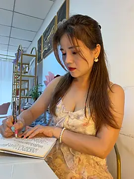 Snapshot of Xiaoxiao-y chatting on 06/05/26, 05:36 Xiaoxiao-y online show from 06/05/26, 05:36
