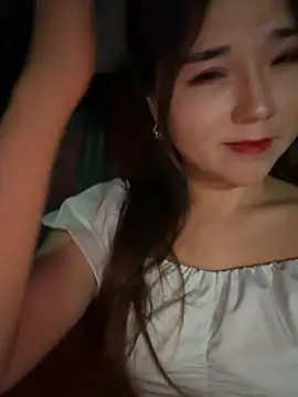 Snapshot of Xiaoxiao-y chatting on 07/29/26, 03:10 Xiaoxiao-y online show from 07/29/26, 03:10