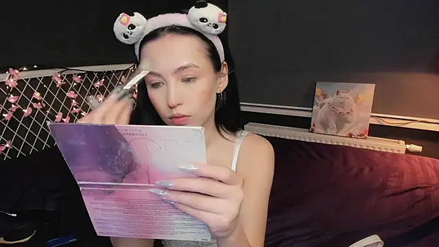 Snapshot of lizaa_breeze chatting on 03/22/26, 05:05 lizaa breeze online show from 03/22/26, 05:05