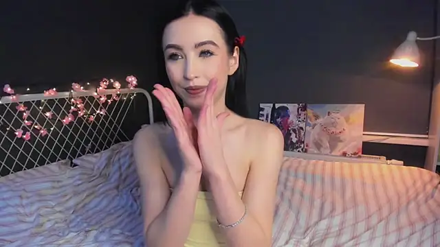 Snapshot of lizaa_breeze chatting on 04/06/26, 05:25 lizaa breeze online show from 04/06/26, 05:25