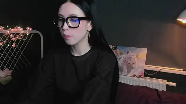 Snapshot of lizaa_breeze chatting on 04/18/26, 05:28 lizaa breeze online show from 04/18/26, 05:28