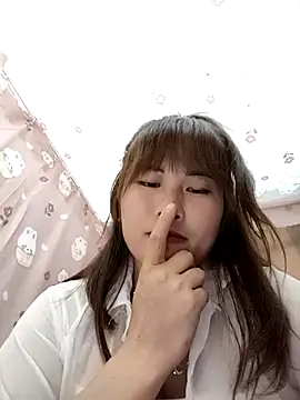 Snapshot of Lucxy-ki6 chatting on 03/15/26, 01:28 Lucxy-ki6 online show from 03/15/26, 01:28