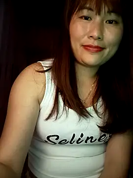 Snapshot of Lucxy-ki6 chatting on 03/23/26, 02:43 Lucxy-ki6 online show from 03/23/26, 02:43