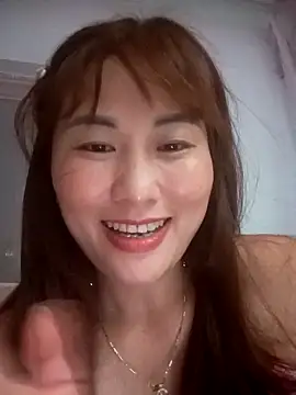 Snapshot of Lucxy-ki6 chatting on 04/20/26, 01:03 Lucxy-ki6 online show from 04/20/26, 01:03