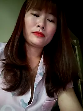 Snapshot of Lucxy-ki6 chatting on 04/29/26, 11:33 Lucxy-ki6 online show from 04/29/26, 11:33