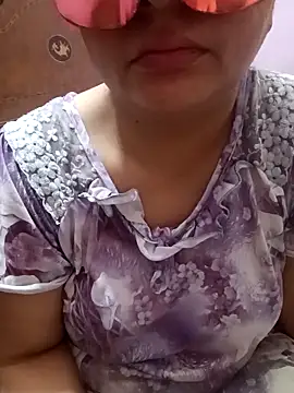 Snapshot of Gujju_bhabhi69 chatting on 04/16/26, 10:12 Gujju bhabhi69 online show from 04/16/26, 10:12