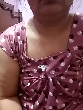 Snapshot of Gujju_bhabhi69 chatting on 04/17/26, 10:35 Gujju bhabhi69 online show from 04/17/26, 10:35