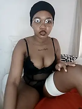 Snapshot of Hotsexyberry222 chatting on 03/16/26, 08:29 Hotsexyberry222 online show from 03/16/26, 08:29