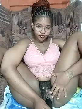 Snapshot of Hotsexyberry222 chatting on 04/16/26, 05:58 Hotsexyberry222 online show from 04/16/26, 05:58