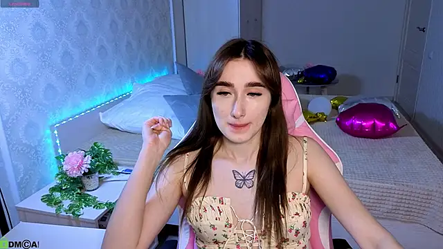 Snapshot of Lady_Sunrise12 chatting on 03/30/26, 01:06 Lady Sunrise12 online show from 03/30/26, 01:06