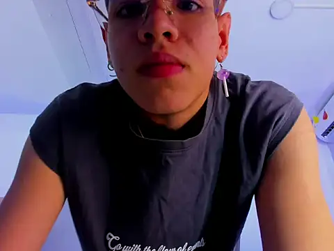 Snapshot of Bennet-Grayy chatting on 05/03/26, 04:40 Bennet-Grayy online show from 05/03/26, 04:40