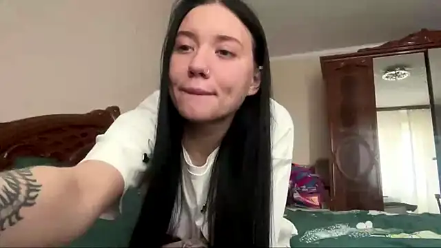 Snapshot of Sofi_Funny chatting on 04/01/26, 02:45 Sofi Funny online show from 04/01/26, 02:45