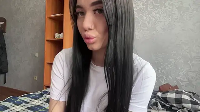 Snapshot of Sofi_Funny chatting on 04/20/26, 02:03 Sofi Funny online show from 04/20/26, 02:03