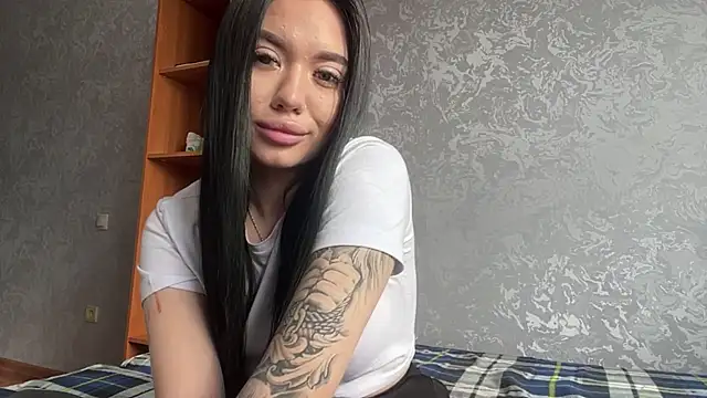 Snapshot of Sofi_Funny chatting on 04/21/26, 02:04 Sofi Funny online show from 04/21/26, 02:04