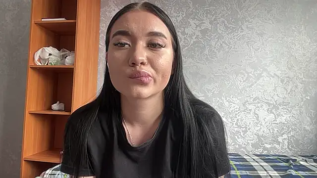 Snapshot of Sofi_Funny chatting on 04/28/26, 04:17 Sofi Funny online show from 04/28/26, 04:17